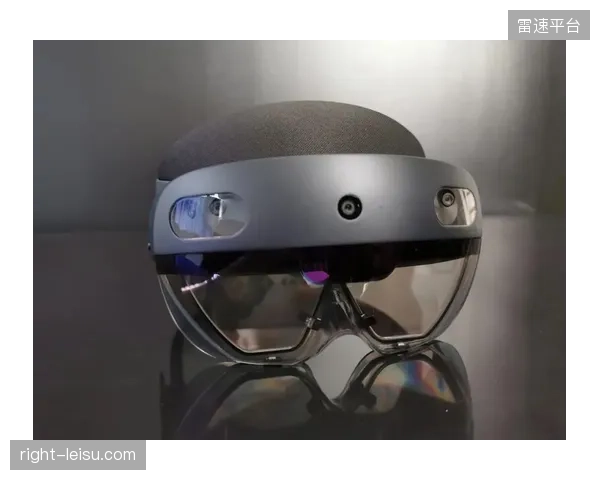 搭载眼动追踪的HoloLens2，已进入F1车队模拟器用以优化赛车手决策路径
